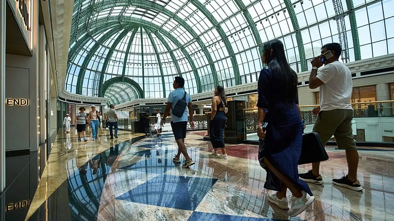 كيف تؤثر التوترات الإقليمية على سلوك المستهلكين وصورة دبي كملاذ آمن؟